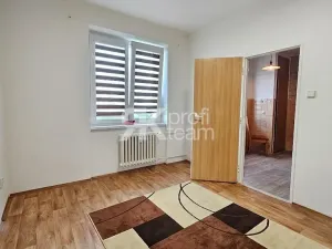 Prodej bytu 3+1, Ostrava, Aleše Hrdličky, 68 m2