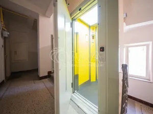 Prodej bytu 1+kk, Praha - Bubeneč, Kyjevská, 39 m2