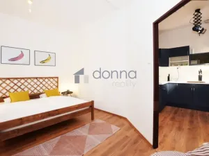 Pronájem bytu 3+kk, Praha, Slezská, 71 m2