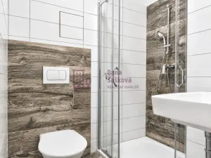 Pronájem bytu 1+kk, Jindřichův Hradec - Jindřichův Hradec I, nám. Míru, 16 m2