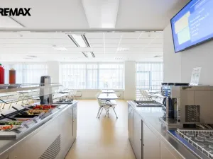 Pronájem kanceláře, Praha - Vysočany, Kolbenova, 2800 m2