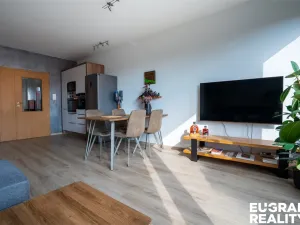 Prodej bytu 2+kk, Praha - Sedlec, Kamýcká, 57 m2