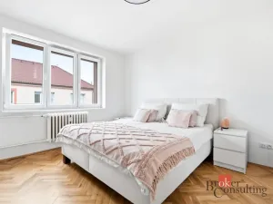 Pronájem bytu 2+1, Pardubice - Zelené Předměstí, Železničního pluku, 61 m2