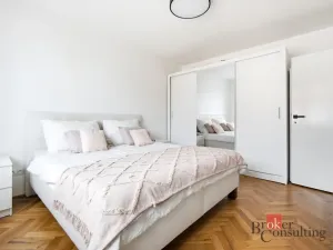 Pronájem bytu 2+1, Pardubice - Zelené Předměstí, Železničního pluku, 61 m2