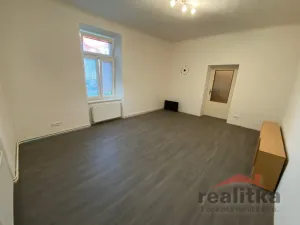 Pronájem bytu 2+1, Opava - Předměstí, Horovo náměstí, 64 m2