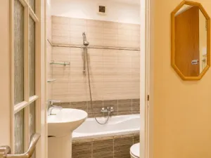 Prodej bytu 2+1, Karlovy Vary, T. G. Masaryka, 67 m2