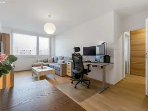 Prodej bytu 2+kk, Praha - Černý Most, Generála Janouška, 46 m2
