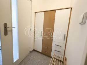 Pronájem bytu 1+1, Praha - Kyje, Dvořišťská, 34 m2