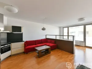 Pronájem bytu 1+kk, Praha - Žižkov, Jeseniova, 48 m2