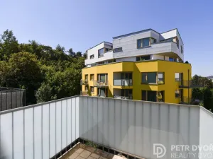 Pronájem bytu 1+kk, Praha - Žižkov, Jeseniova, 48 m2