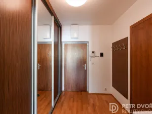 Pronájem bytu 1+kk, Praha - Žižkov, Jeseniova, 48 m2