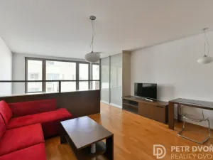 Pronájem bytu 1+kk, Praha - Žižkov, Jeseniova, 48 m2