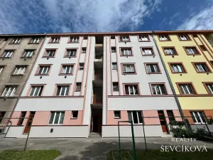 Pronájem bytu 1+kk, Hradec Králové, Bidlova, 30 m2