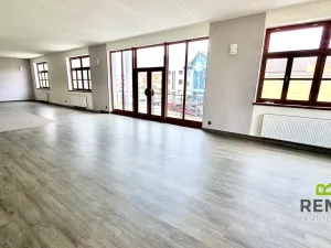Pronájem obchodního prostoru, Kunovice, náměstí Svobody, 170 m2