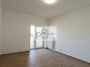 Prodej bytu 2+kk, Hevlín, 73 m2
