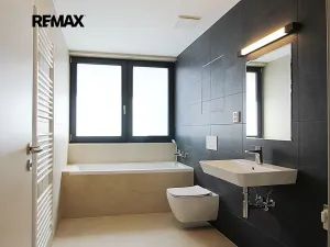 Pronájem bytu 1+kk, Praha - Hloubětín, Kardašovská, 34 m2