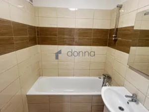 Pronájem bytu 3+1, Praha, Jednořadá, 90 m2