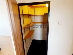 Pronájem bytu 3+1, Praha, Jednořadá, 90 m2