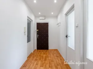 Pronájem bytu 4+kk, Praha - Prosek, Mimoňská, 67 m2