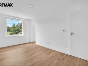 Prodej bytu 3+1, Lužany, 77 m2