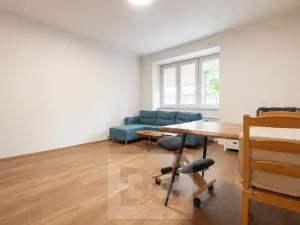 Pronájem bytu 2+1, Praha - Vršovice, Bajkalská, 58 m2