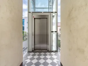 Pronájem bytu 1+kk, Praha - Karlín, Březinova, 38 m2
