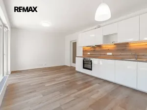 Pronájem bytu 2+kk, Praha - Vysočany, Pod Krocínkou, 59 m2