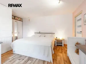 Prodej vícegeneračního domu, Praha - Pitkovice, Žampiónová, 200 m2