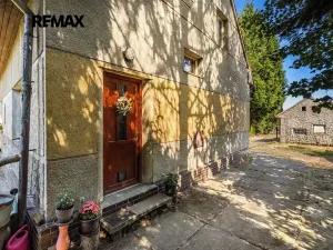 Prodej vícegeneračního domu, Praha - Pitkovice, Žampiónová, 200 m2