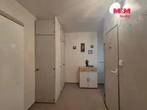 Prodej bytu 2+kk, Králův Dvůr, Nad Stadionem, 40 m2