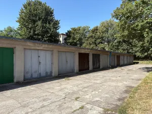 Pronájem garáže, Čelákovice, J. Zeyera, 18 m2