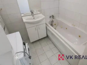 Pronájem bytu 2+1, Praha - Dejvice, Evropská, 75 m2