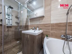 Prodej rodinného domu, Komárov, Sokolovická, 200 m2