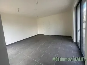 Pronájem obchodního prostoru, Praha - Satalice, 32 m2
