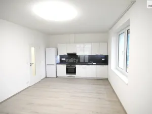 Pronájem bytu 2+kk, Praha - Modřany, Větrovcova, 50 m2