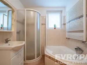 Prodej rodinného domu, Praha, Ke Klimentce, 180 m2