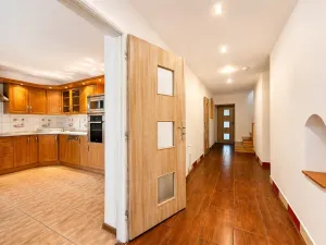 Prodej rodinného domu, Hora Svatého Šebestiána, 295 m2