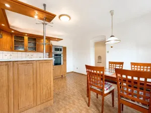 Prodej rodinného domu, Hora Svatého Šebestiána, 295 m2