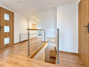 Prodej rodinného domu, Hora Svatého Šebestiána, 295 m2