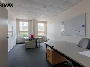 Pronájem výrobních prostor, Chodová Planá, Kyjovská, 2489 m2