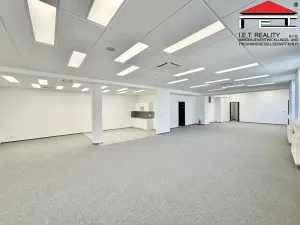 Pronájem kanceláře, Brno, Starobrněnská, 153 m2
