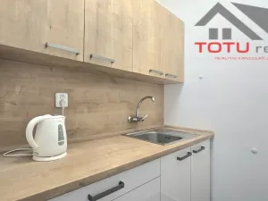 Pronájem kanceláře, Chrudim, Palackého třída, 18 m2