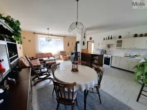 Prodej rodinného domu, Pnětluky - Konětopy, 200 m2