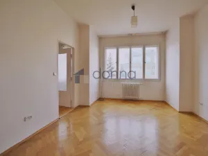 Pronájem bytu 2+kk, Praha, Šrobárova, 48 m2