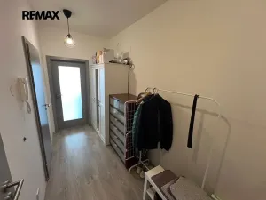 Pronájem bytu 1+kk, Chýně, Premonstrátů, 36 m2