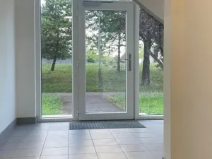 Pronájem bytu 2+kk, Praha, Konstantinova, 43 m2