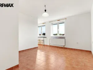 Pronájem bytu 1+kk, Pardubice - Černá za Bory, Na Vsi, 30 m2