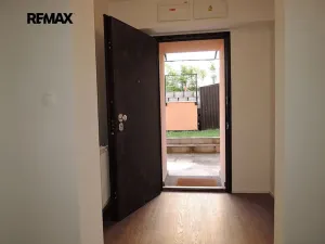 Pronájem bytu 2+kk, Praha - Smíchov, U Malvazinky, 38 m2