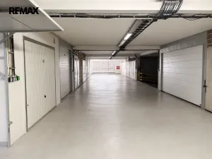 Pronájem garáže, Praha - Modřany, K dolům, 12 m2
