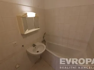 Pronájem bytu 1+1, Praha - Troja, Olštýnská, 37 m2
